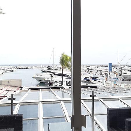 Апартаменты Front Port Line Sleeps 6 Марбелья Экстерьер фото