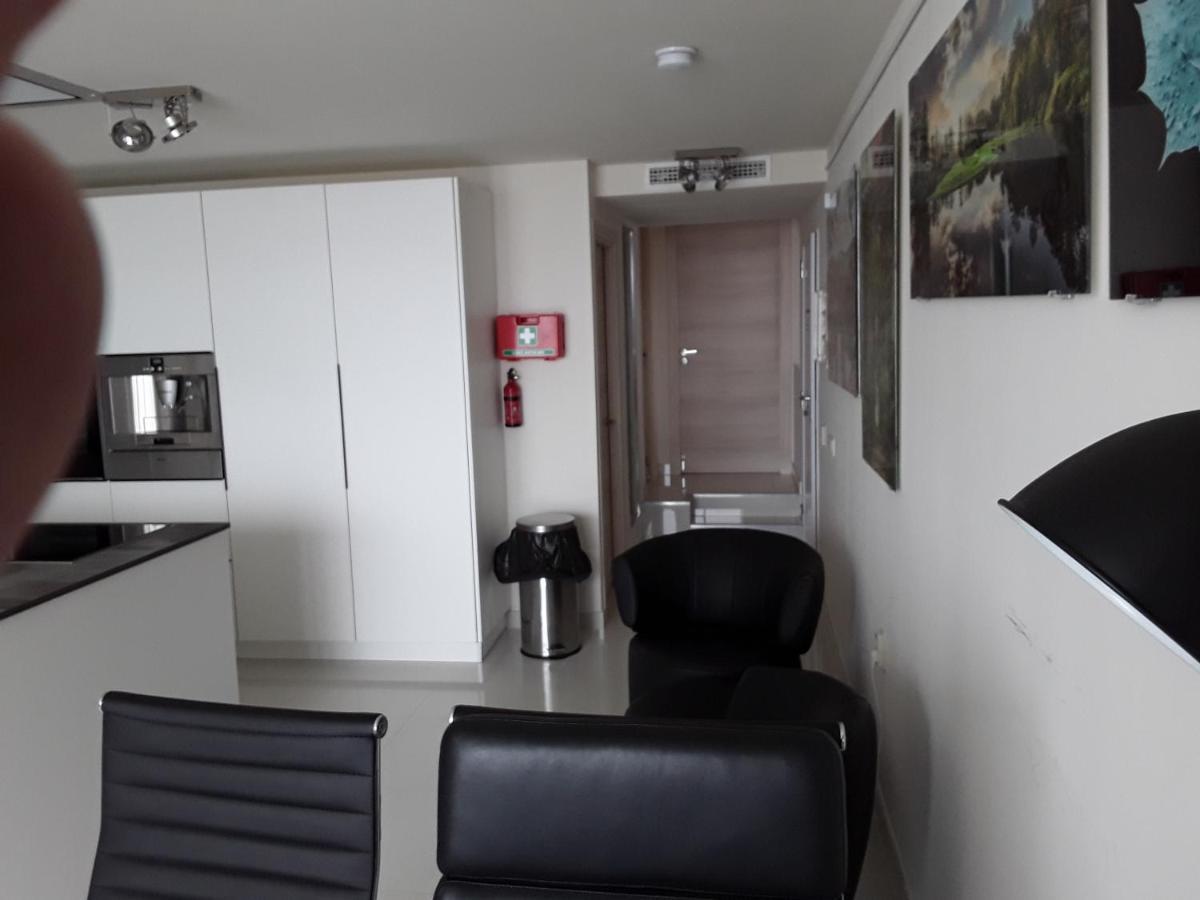 Апартаменты Front Port Line Sleeps 6 Марбелья Экстерьер фото