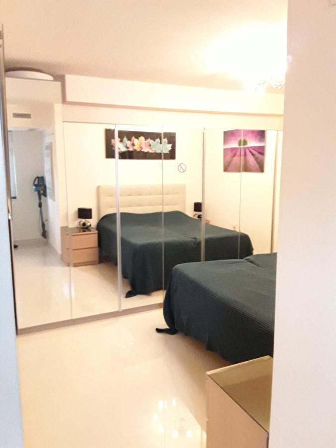 Апартаменты Front Port Line Sleeps 6 Марбелья Экстерьер фото