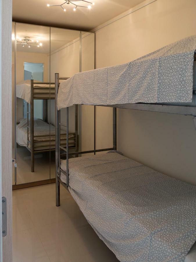 Апартаменты Front Port Line Sleeps 6 Марбелья Экстерьер фото